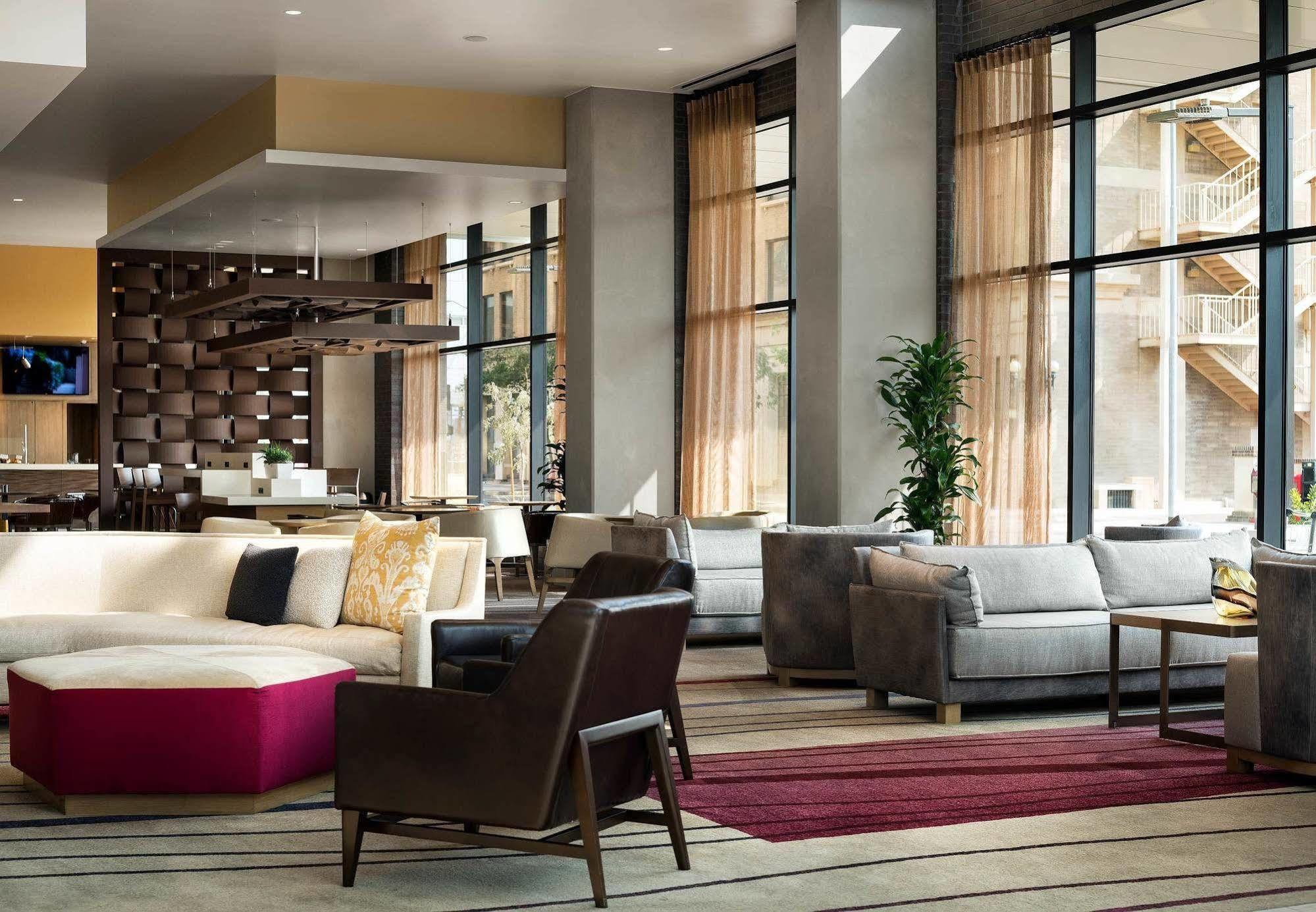 Courtyard By Marriott Phoenix Downtown Εξωτερικό φωτογραφία