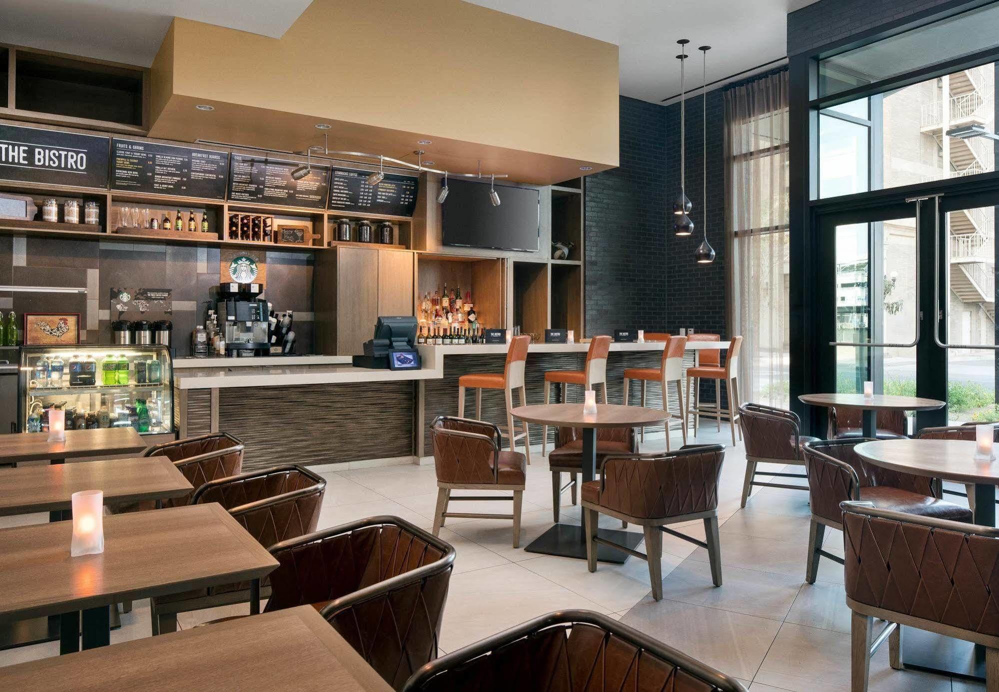 Courtyard By Marriott Phoenix Downtown Εξωτερικό φωτογραφία