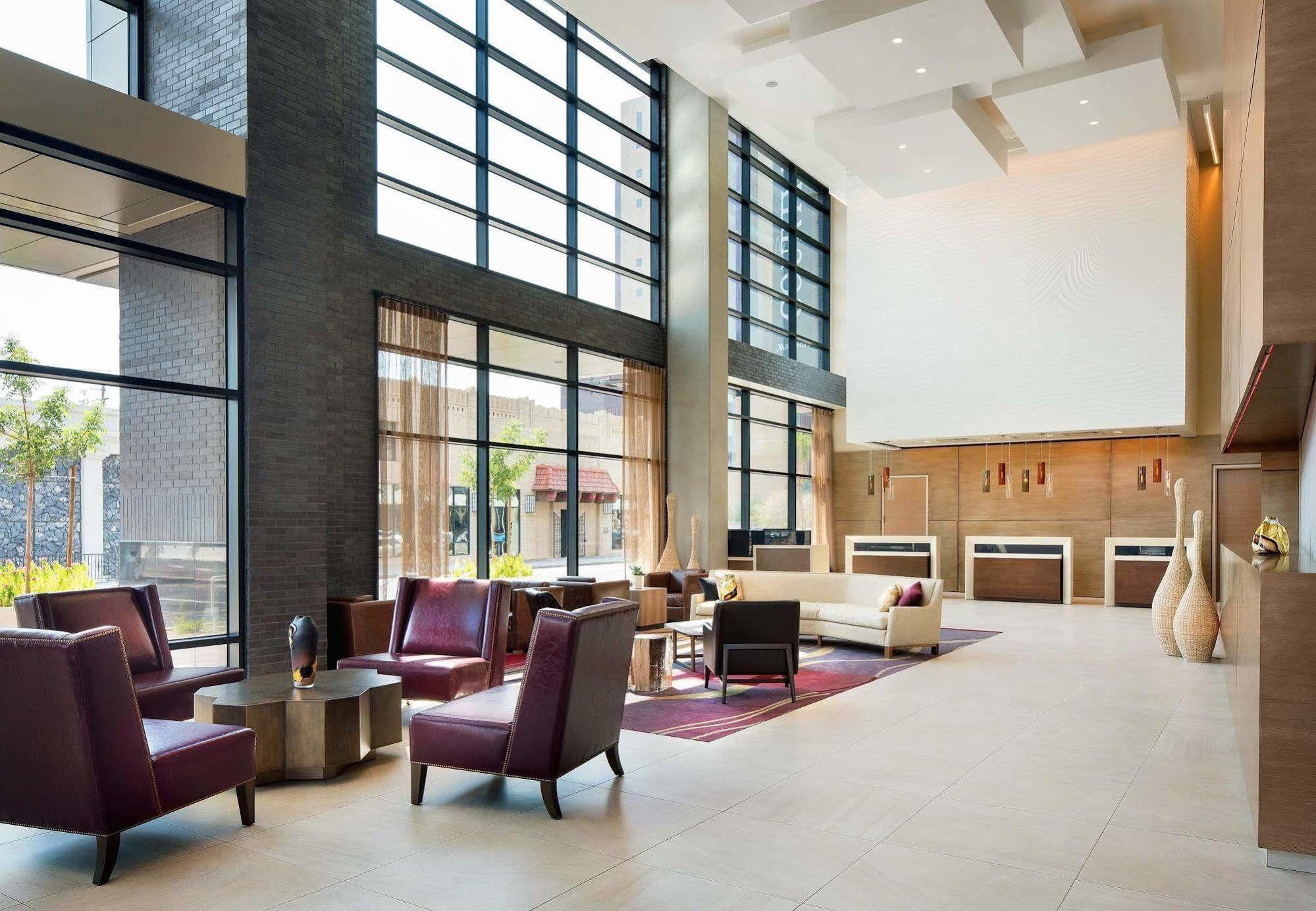 Courtyard By Marriott Phoenix Downtown Εξωτερικό φωτογραφία