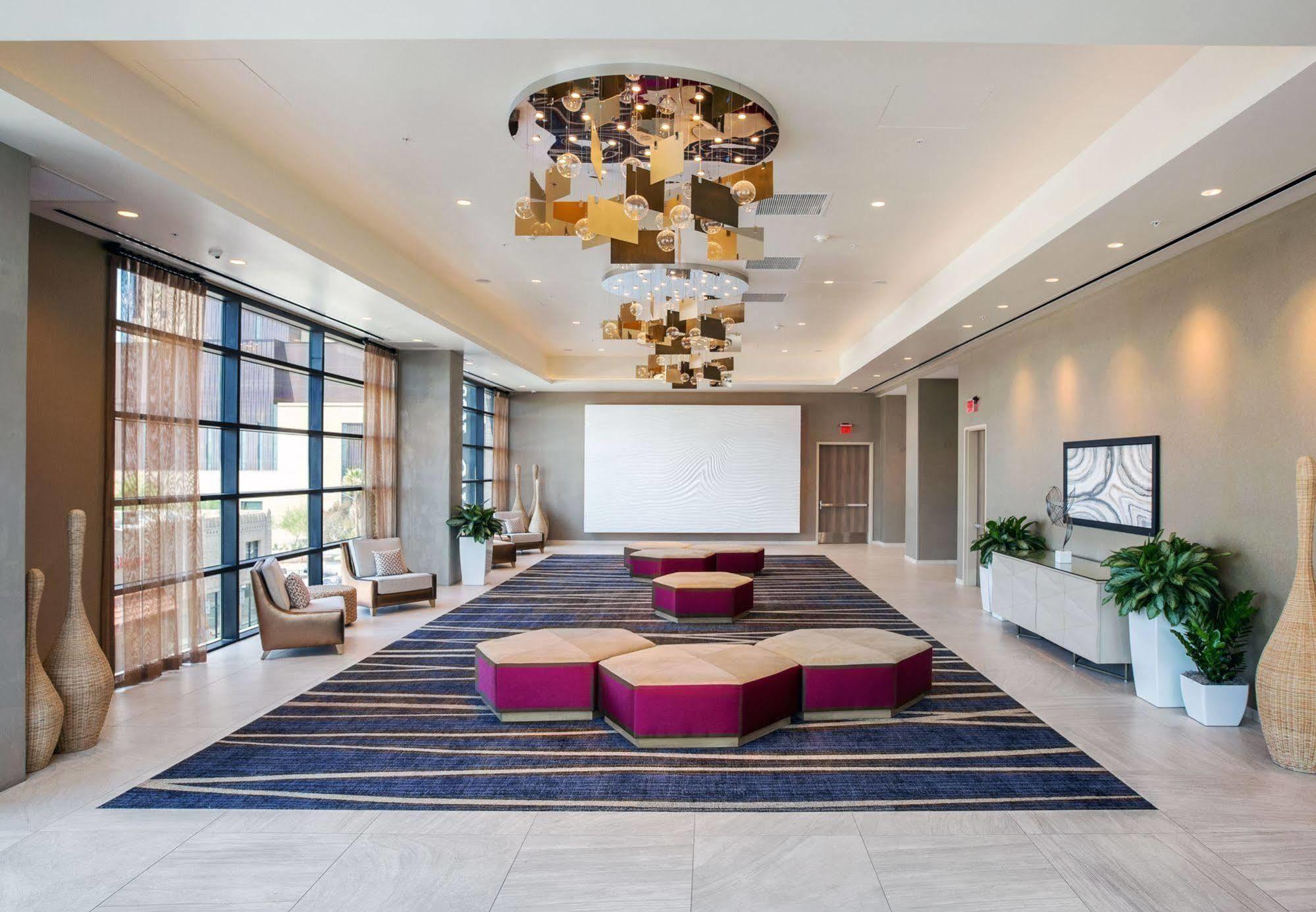 Courtyard By Marriott Phoenix Downtown Εξωτερικό φωτογραφία