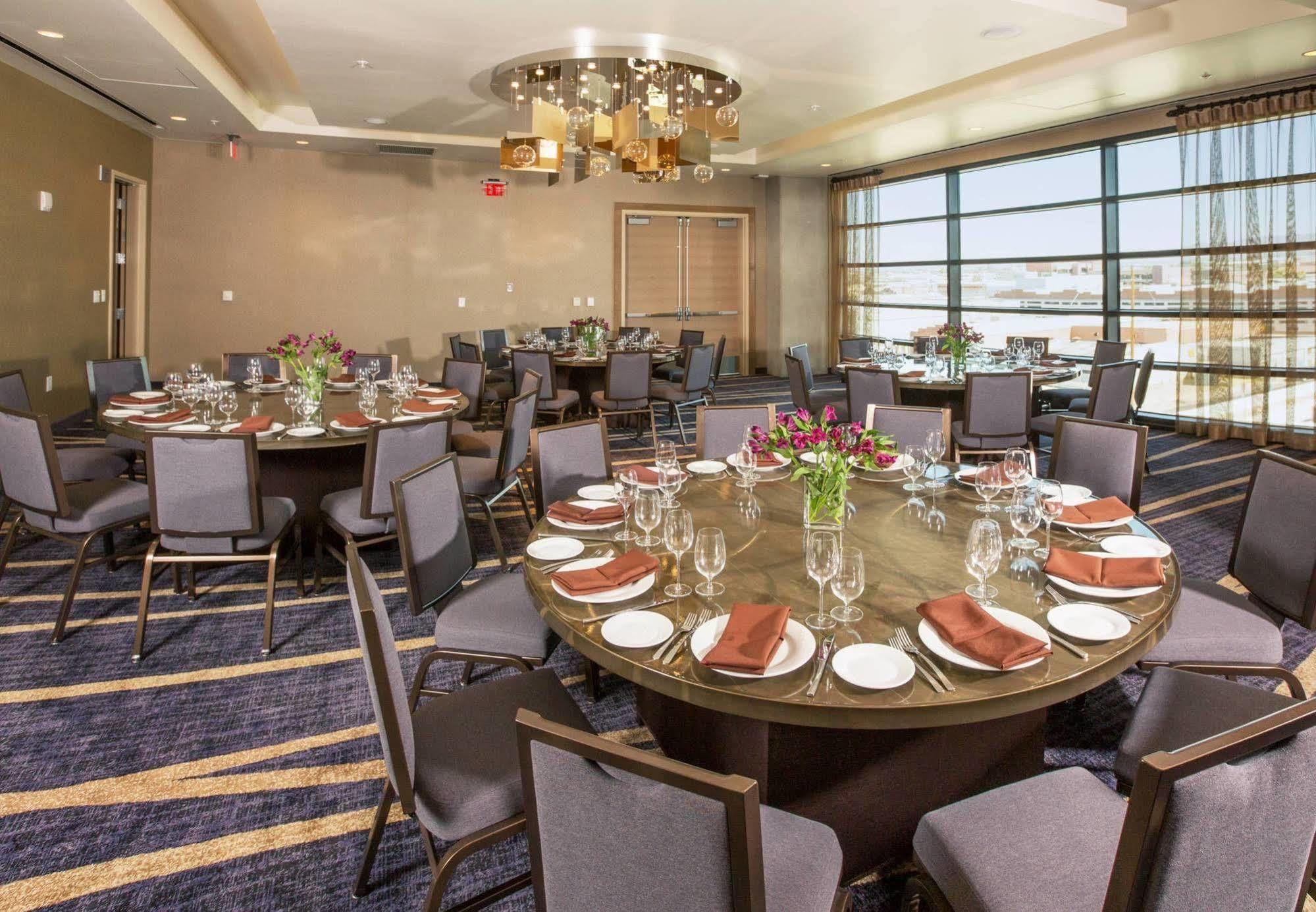 Courtyard By Marriott Phoenix Downtown Εξωτερικό φωτογραφία